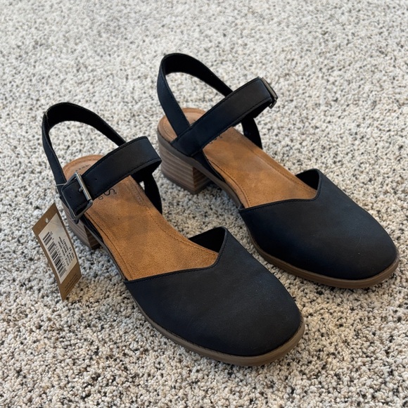 NWT TOMS Jaclyn shoes, size 8.5 - Picture 1 of 3